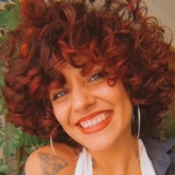 andromeda Short Curly Wigs for Black Women Soft Black to Red Brown Big Curly Wig with Bangs Afro Loose Cute Curls Heat Resistant Synthetic Wig for African American Women